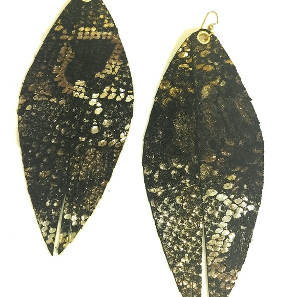 Big Earrings - Picture 2 of 4